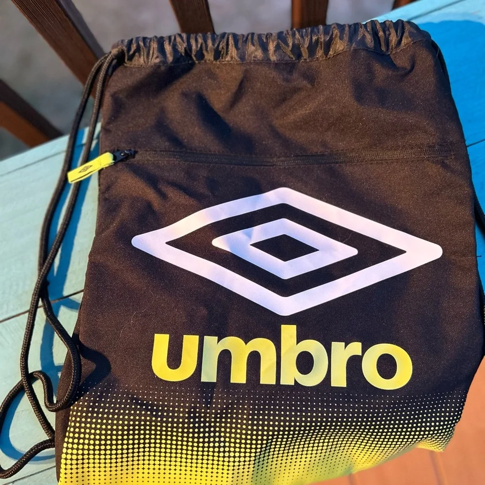 Umbro Black & Neon Yellow Drawstring Bag 💼